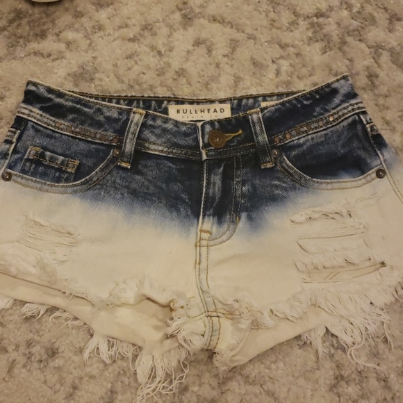 Distressed bullhead shorts - Picture 1 of 2